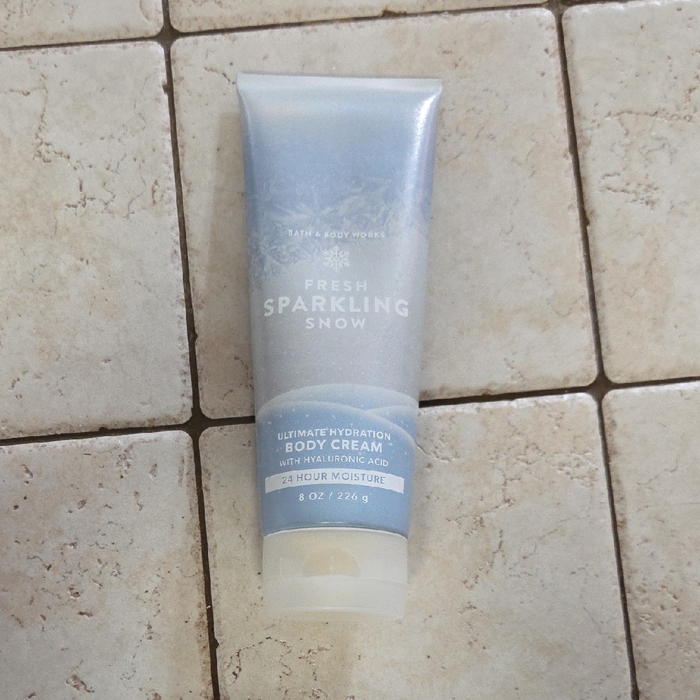 Bath & Body Works Fresh Sparkling Snow Body Cream - Light Blue